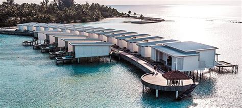 Review Holiday Inn Resort Kandooma Maldives