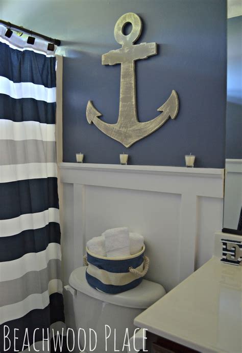Bring jute rugs, woven elements, seashells and starfish, sponges in bowls and baskets, potted greenery and other plants. 15 Cute Decor Details for Nautical Bathroom - Style Motivation