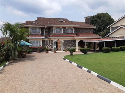 For Sale A 5 Bedrooms House 3 En Suite With Dsq Section 58 Nakuru