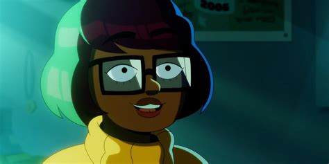 First Look At Mindy Kaling As Scooby Doos Velma In New Series Trailer