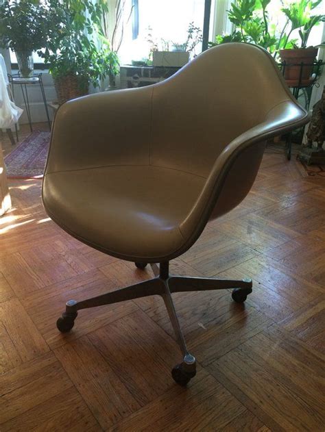 Sale vintage eames ec428 operational from housing authority. Loading (With images) | Vintage eames, Herman miller chair ...
