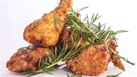 It's low carb, keto, gluten free, and weight watchers approved. Buttermilk Pan-Fried Chicken | Rachael Ray Show