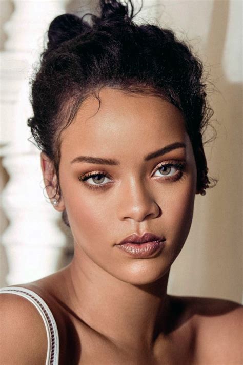 Pin By Joost On Face To Face Rihanna Makeup Rihanna Looks Rihanna