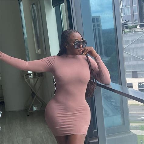 gist journal ini edo puts her curves on display in sizzling new photos
