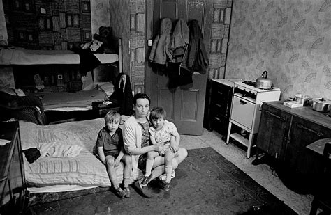 Photos Of Glasgow In The 1970s Show Families Living In Rat Infested