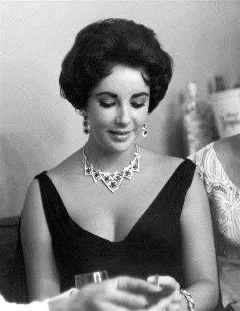 Elizabeth Taylor Pictures In An Infinite Scroll 144 Pictures