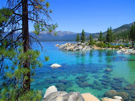5 Reasons Why Fall Is The Best Time To Visit Lake Tahoe