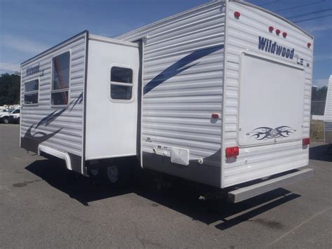 2008 Forest River Wildwood T27 Rv Travel Trailer With 1 Slide Out