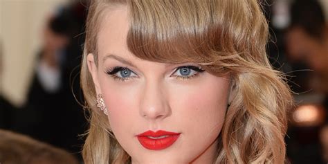 Taylor Swift On Red Lipstick I Just Think My Face Looks Worse Without It Huffpost