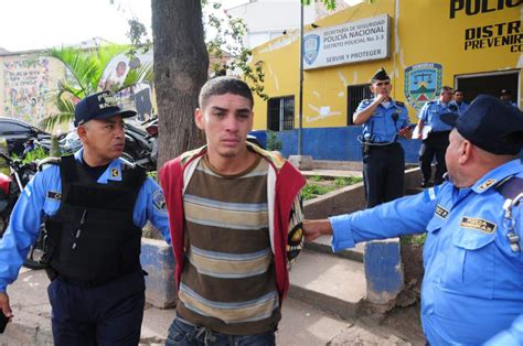 Più in particolare la circostanza di aver ucciso il proprio padre si configura come a. Parricidio en Honduras: Asesino de su padre pasará 40 años en la cárcel