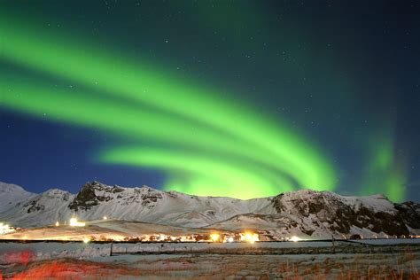 Robert Broad Travel New Northern Lights Exploration Tour Of Iceland