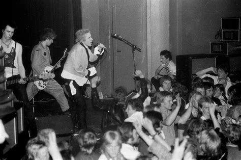 Sex Pistols To Release 4cd Box Set Of 1976 Live Gigs