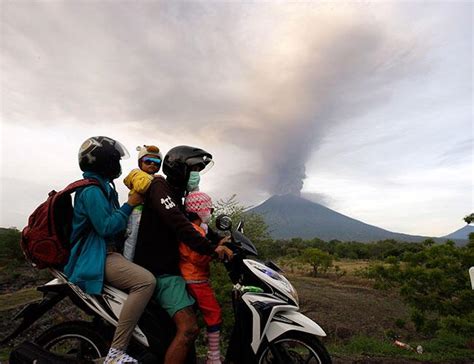 Tens Of Thousands Stranded As Bali Volcano Closes Airport World News