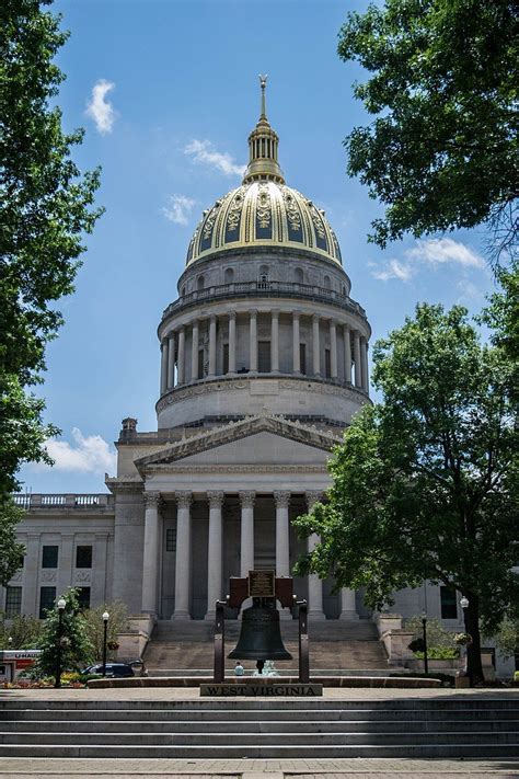 West Virginia State Capitol Mix Between Colonial And Renaissance Revival