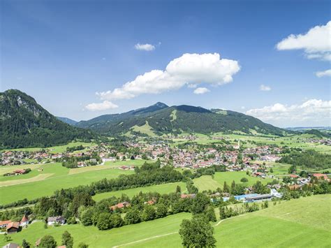 Activities in the surrounding area include skiing, cycling. Pfrontenblick | Haus Dorn-Röschen - Ferienwohnungen in ...