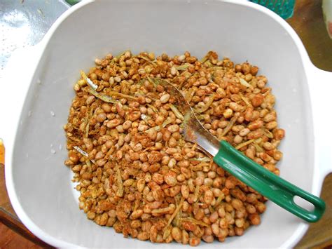 1 bungkus masako (ane pake rasa sapi). Nisasufi: Kacang Goreng Bersalut Tepung (versi ikan bilis)