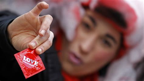 India The World S Second Most Populous Country Is Cutting Down On Condom Ads — Quartz India