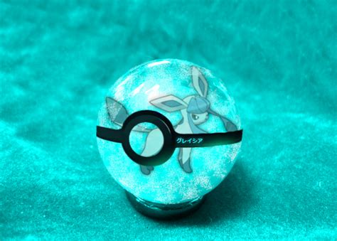 Glaceon Pokeball By Animejunkey54 On Deviantart