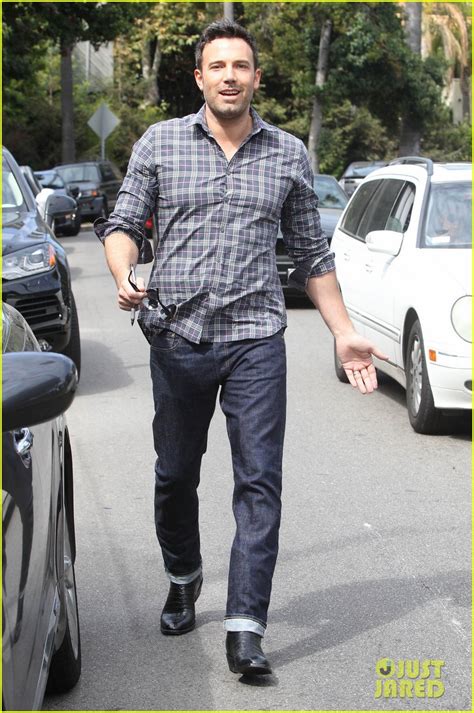 Full Sized Photo Of Ben Affleck Hits Parked Car Leaves Apology Note