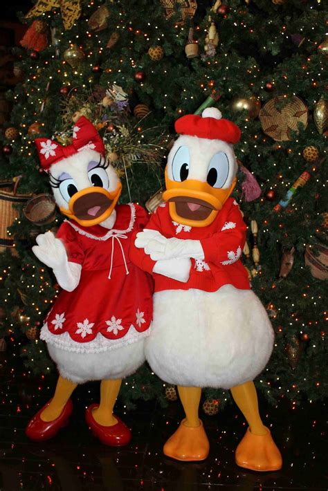 Unofficial Disney Character Hunting Guide Christmas Resort Characters 2011