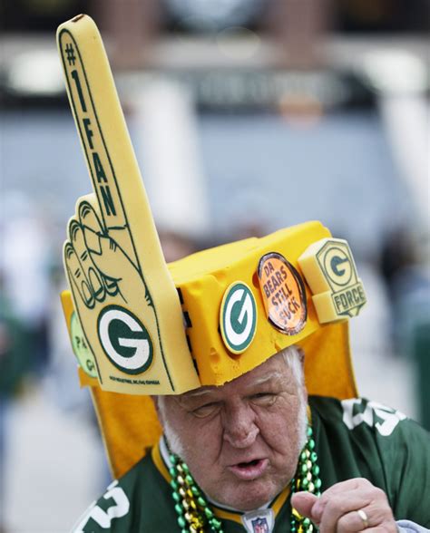 The 8 Most Ridiculous Things People Wore On Their Heads At The Packers