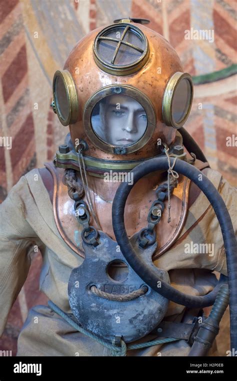 Old Diving Suit Hi Res Stock Photography And Images Alamy