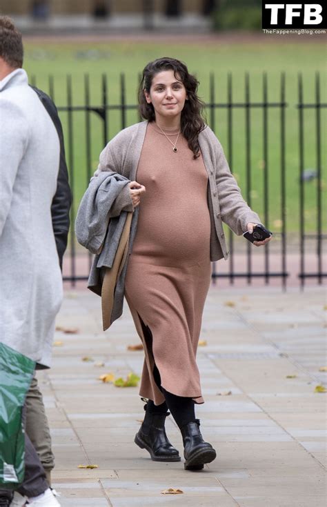 Katie Melua Shows Off Her Pokies Big Baby Bump In London 5 Photos