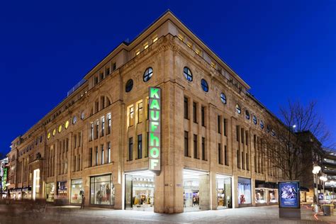 Galeria Karstadt Kaufhof: Bis zu 80 Filialen schließen | outdoor.markt