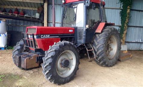 Vendu Case Ih 1056 Xl Tracteur Agricole Doccasion Bretagne