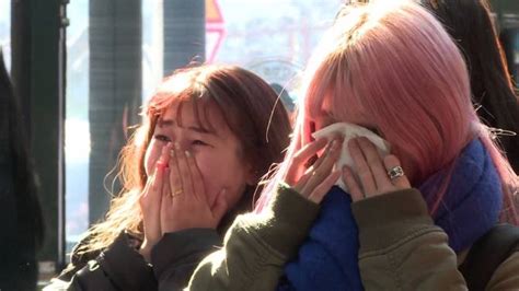 K Pop Stars Carry Jonghyuns Coffin After Suicide National