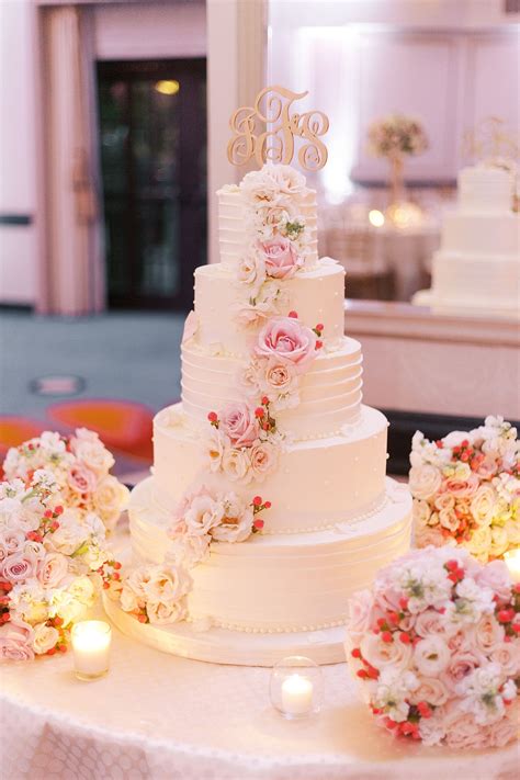 Romantic Wedding Cake Ideas In 2023 Wedding Reception Cake Honey