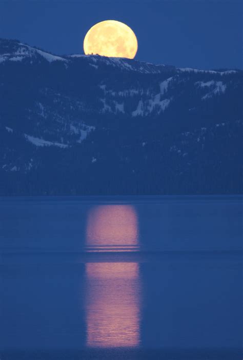 Setting Moon Over Lake Tahoe 4 Fotohunds Shoot Lake Tahoe Flickr