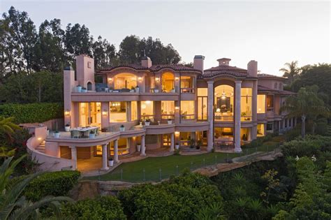 An Iconic Estate In Malibu With Magnificent Setting Asking For 65000000