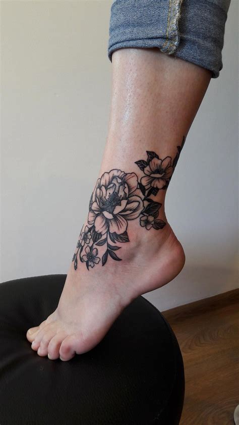Girly Foot Tattoos Foottattoos Inner Ankle Tattoos Ankle Tattoos