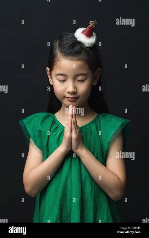 Two Children Praying Hi Res Stock Photography And Images Alamy