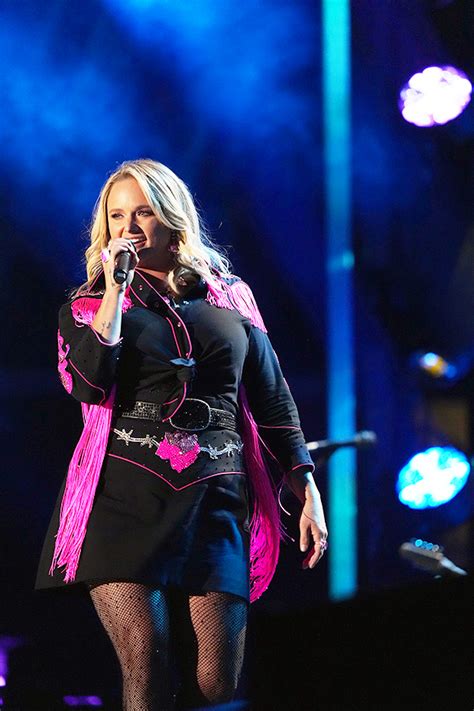 Miranda Lambert At Cma Fest 2023 Photos Of Her Outfit And Performance