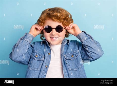 Photo Portrait Curly Little Boy Smiling Wearing Stylish Sunglass