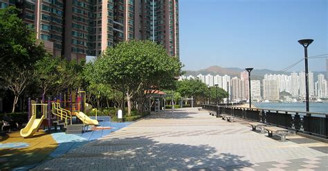 哈蒙德（理查德•阿滕伯勒 richard attenborough 饰）立志要建立一个非同寻常的公园：恐龙将是这个公园的主角。 他把众多科学家收归旗下，利用琥珀里面困住的远古蚊子体内的血液，提取出恐龙的基因信息，利用这. 香港, 中国的青衣海濱公園 | Sygic Travel