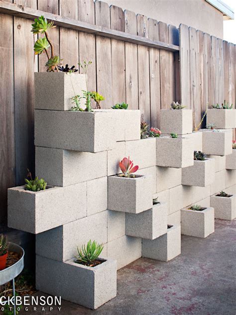 Put 3⁄8 inch (0.95 cm) plywood spacers in between the blocks. Cinder Block Garden Home Design Ideas, Pictures, Remodel ...