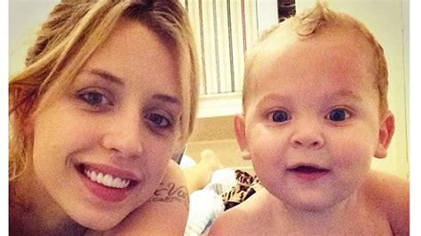 Peaches Geldof Shares Creepy Snap Featuring A Mysterious ‘ghost Hand