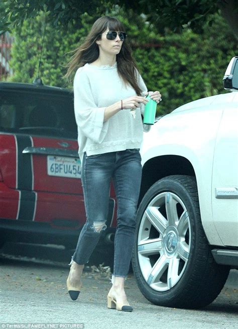 Jessica Biel Shows Off Shapely Pins In Skintight Jeans In Santa Monica