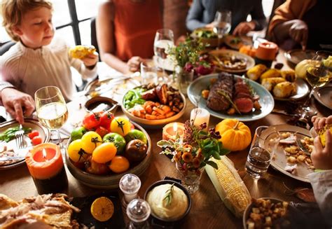 Premium Photo People Celebrating Thanksgiving Holiday Tradition Concept