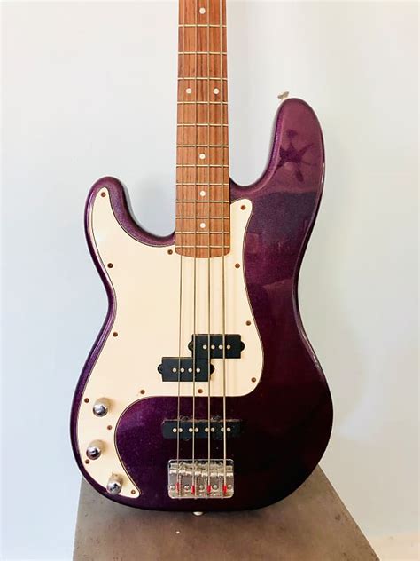 Fender Squier Series Standard Precision Bass Reverb