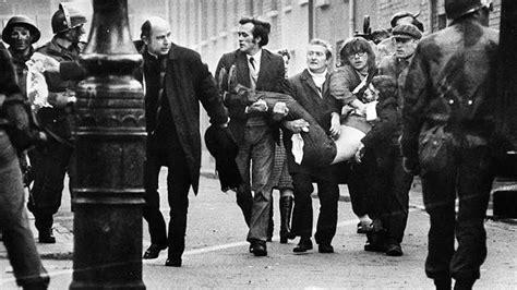 The 13 people killed on bloody sunday were shot dead by members of the 1st battalion (1 para) of the british army's parachute regiment in the space of 10 minutes shortly after 4pm on january 30th, 1972. Bloody Sunday arrest marks a 'new phase' in investigation ...