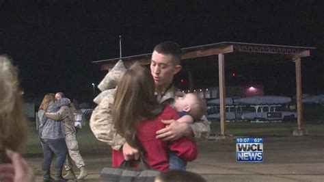 Families Welcome Home Marines Youtube