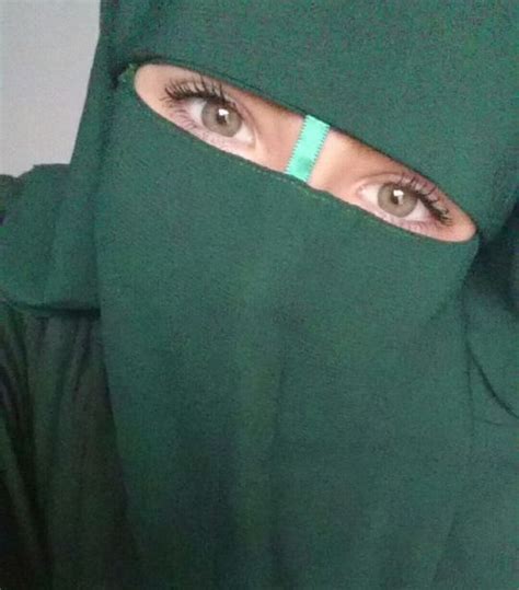 Green Eyes And Green Niqab Niqab Niqab Eyes Hijab