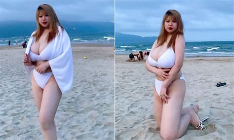 Nữ Sinh Hải Dương Sở Hữu Vòng Một Khủng 110 Cm Khoe Full ảnh Diện Bikini Trên Biển Khiến Dân