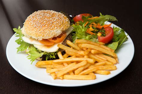무료 이미지 요리 샐러드 생기게 하다 플레이트 물고기 아침 식사 패스트 푸드 점심 샌드위치 치즈 버거 감자