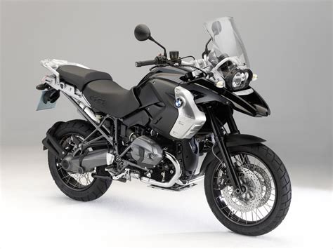 Magma red, ostra grey, alpine white, sapphire black, triple black. 2011 BMW R1200GS Triple Black - Asphalt & Rubber