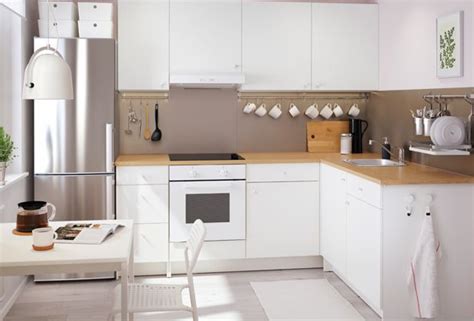 Ikea mağazaları olarak güzel tasarımlı, kaliteli, kullanışlı binlerce çeşit mobilya ve ev aksesuarını düşük fiyatlarla sunarak, evlerde ihtiyaç duyulan her şeyi tek bir çatı altında topluyoruz. Image result for cocinas modulares ikea | Cocinas, Cocinas ...